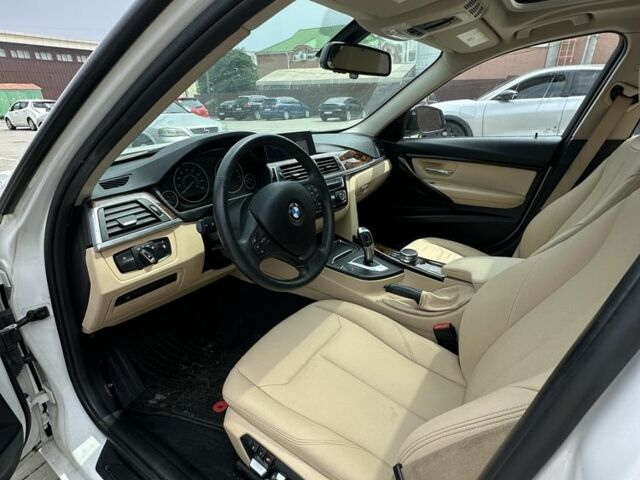 Белый БМВ 3 Серия, объемом двигателя 2 л и пробегом 159 тыс. км за 15000 $, фото 7 на Automoto.ua