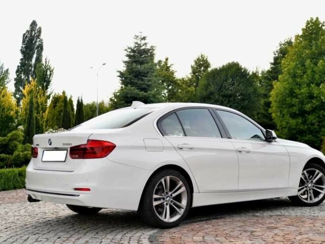 Белый БМВ 3 Серия, объемом двигателя 2 л и пробегом 110 тыс. км за 10500 $, фото 3 на Automoto.ua