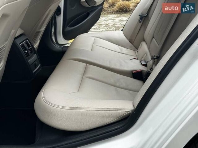 Білий БМВ 3 Серія, об'ємом двигуна 2 л та пробігом 90 тис. км за 17950 $, фото 43 на Automoto.ua