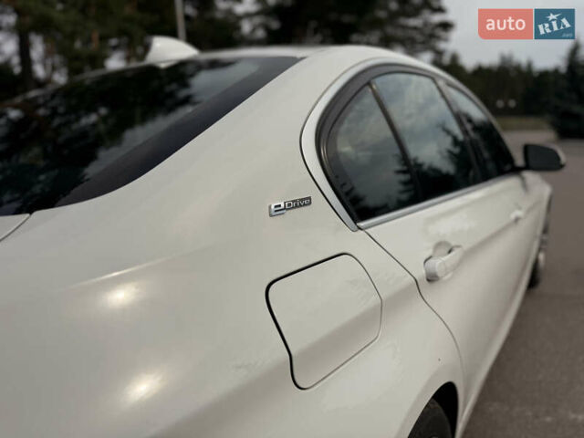 Білий БМВ 3 Серія, об'ємом двигуна 2 л та пробігом 79 тис. км за 19300 $, фото 58 на Automoto.ua