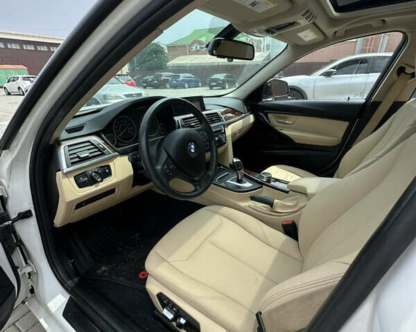 Білий БМВ 3 Серія, об'ємом двигуна 2 л та пробігом 158 тис. км за 16000 $, фото 6 на Automoto.ua