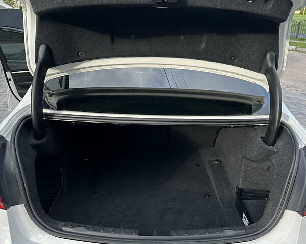 Белый БМВ 3 Серия, объемом двигателя 2 л и пробегом 183 тыс. км за 16800 $, фото 28 на Automoto.ua