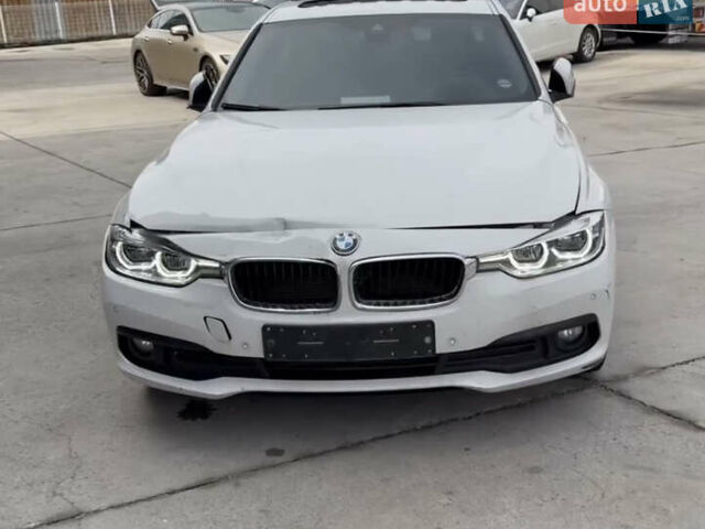 Білий БМВ 3 Серія, об'ємом двигуна 2 л та пробігом 120 тис. км за 7600 $, фото 1 на Automoto.ua