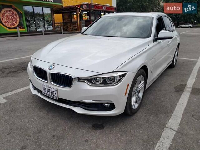 Белый БМВ 3 Серия, объемом двигателя 2 л и пробегом 58 тыс. км за 22000 $, фото 1 на Automoto.ua