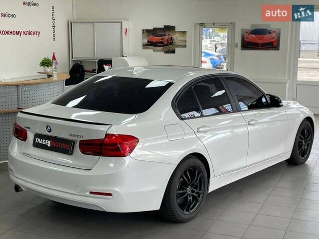 Білий БМВ 3 Серія, об'ємом двигуна 2 л та пробігом 135 тис. км за 14490 $, фото 7 на Automoto.ua