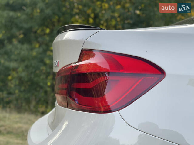 Білий БМВ 3 Серія, об'ємом двигуна 2 л та пробігом 170 тис. км за 14000 $, фото 17 на Automoto.ua