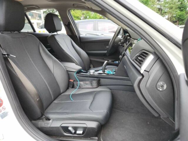 Белый БМВ 3 Серия, объемом двигателя 2 л и пробегом 75 тыс. км за 11000 $, фото 2 на Automoto.ua