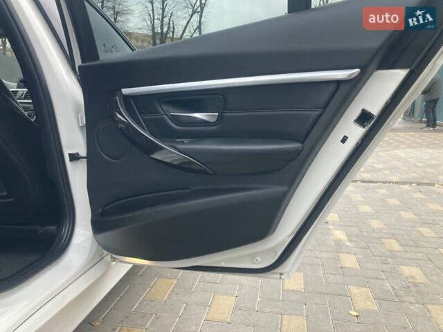 Белый БМВ 3 Серия, объемом двигателя 2 л и пробегом 188 тыс. км за 17000 $, фото 30 на Automoto.ua