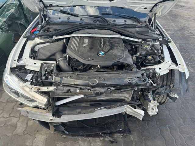 Белый БМВ 3 Серия, объемом двигателя 3 л и пробегом 134 тыс. км за 17300 $, фото 6 на Automoto.ua