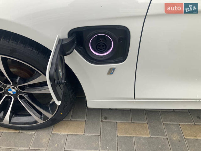 Белый БМВ 3 Серия, объемом двигателя 2 л и пробегом 188 тыс. км за 17000 $, фото 9 на Automoto.ua