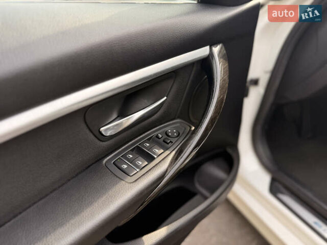 Білий БМВ 3 Серія, об'ємом двигуна 2 л та пробігом 79 тис. км за 19300 $, фото 44 на Automoto.ua