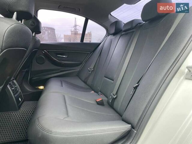 Белый БМВ 3 Серия, объемом двигателя 2 л и пробегом 136 тыс. км за 14490 $, фото 21 на Automoto.ua
