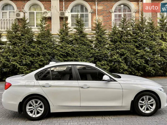 Белый БМВ 3 Серия, объемом двигателя 2 л и пробегом 146 тыс. км за 19800 $, фото 4 на Automoto.ua