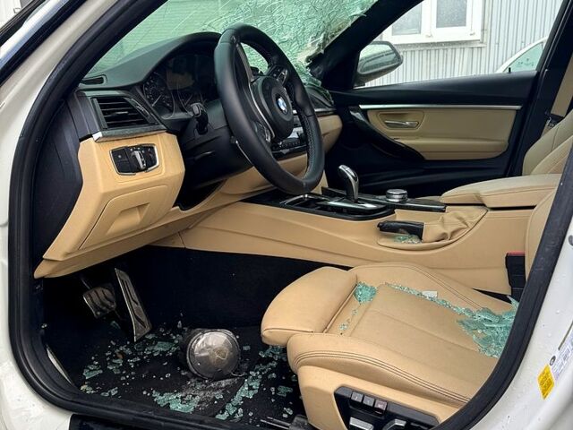 Белый БМВ 3 Серия, объемом двигателя 3 л и пробегом 120 тыс. км за 5300 $, фото 3 на Automoto.ua