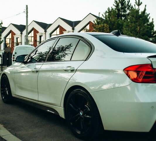 Білий БМВ 3 Серія, об'ємом двигуна 2 л та пробігом 101 тис. км за 19300 $, фото 4 на Automoto.ua