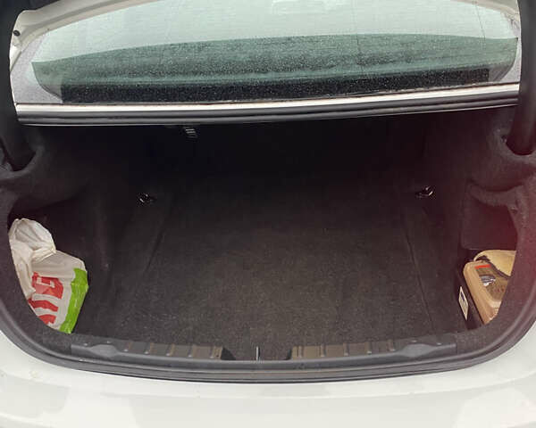 Белый БМВ 3 Серия, объемом двигателя 2 л и пробегом 120 тыс. км за 14900 $, фото 13 на Automoto.ua