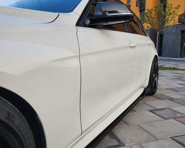 Белый БМВ 3 Серия, объемом двигателя 3 л и пробегом 108 тыс. км за 30000 $, фото 4 на Automoto.ua