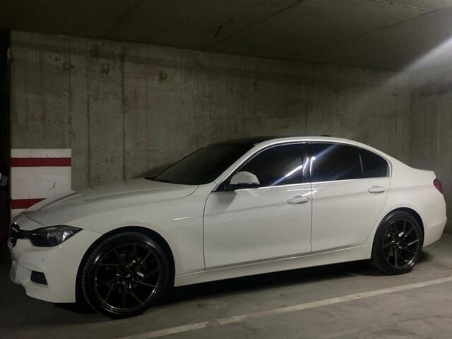 Білий БМВ 3 Серія, об'ємом двигуна 2 л та пробігом 158 тис. км за 18000 $, фото 5 на Automoto.ua