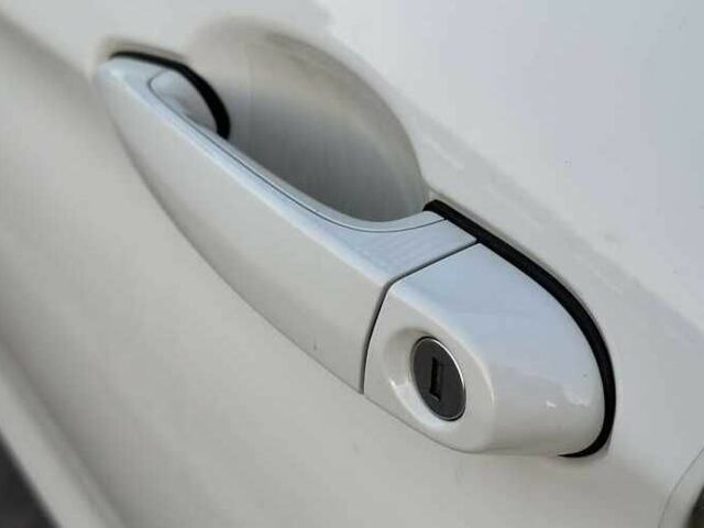 Білий БМВ 3 Серія, об'ємом двигуна 2 л та пробігом 75 тис. км за 15200 $, фото 7 на Automoto.ua