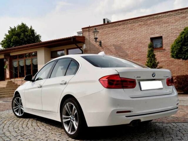 Белый БМВ 3 Серия, объемом двигателя 2 л и пробегом 110 тыс. км за 10500 $, фото 4 на Automoto.ua