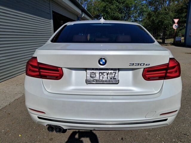 Белый БМВ 3 Серия, объемом двигателя 2 л и пробегом 57 тыс. км за 22000 $, фото 10 на Automoto.ua