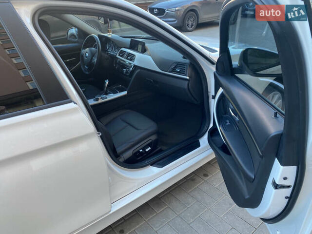 Белый БМВ 3 Серия, объемом двигателя 2 л и пробегом 94 тыс. км за 17600 $, фото 18 на Automoto.ua