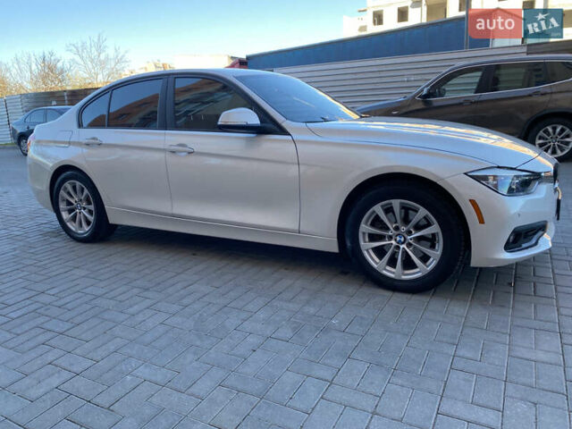 Белый БМВ 3 Серия, объемом двигателя 2 л и пробегом 94 тыс. км за 17600 $, фото 1 на Automoto.ua