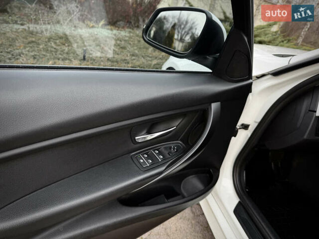 Белый БМВ 3 Серия, объемом двигателя 2 л и пробегом 162 тыс. км за 14700 $, фото 37 на Automoto.ua