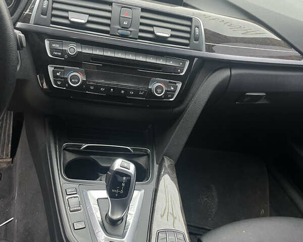 Белый БМВ 3 Серия, объемом двигателя 2 л и пробегом 126 тыс. км за 16700 $, фото 10 на Automoto.ua