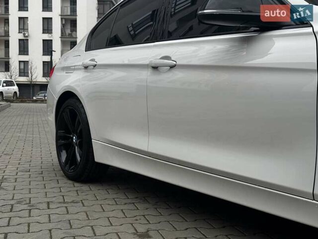 Білий БМВ 3 Серія, об'ємом двигуна 2 л та пробігом 90 тис. км за 17950 $, фото 28 на Automoto.ua
