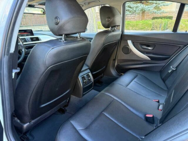 Белый БМВ 3 Серия, объемом двигателя 2 л и пробегом 52 тыс. км за 9900 $, фото 8 на Automoto.ua