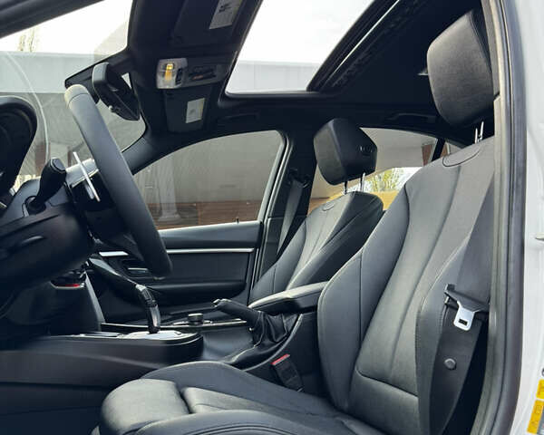 Білий БМВ 3 Серія, об'ємом двигуна 2 л та пробігом 99 тис. км за 17800 $, фото 13 на Automoto.ua