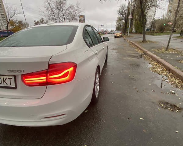 Белый БМВ 3 Серия, объемом двигателя 2 л и пробегом 120 тыс. км за 14900 $, фото 5 на Automoto.ua