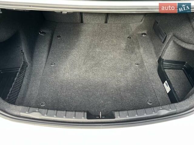 Білий БМВ 3 Серія, об'ємом двигуна 2 л та пробігом 72 тис. км за 18999 $, фото 25 на Automoto.ua