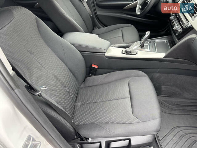 Білий БМВ 3 Серія, об'ємом двигуна 1.5 л та пробігом 42 тис. км за 18900 $, фото 19 на Automoto.ua