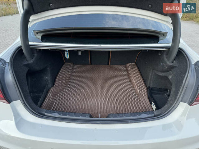 Белый БМВ 3 Серия, объемом двигателя 2 л и пробегом 154 тыс. км за 20000 $, фото 10 на Automoto.ua