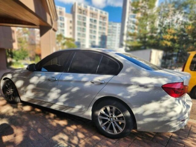 Белый БМВ 3 Серия, объемом двигателя 2 л и пробегом 76 тыс. км за 8995 $, фото 1 на Automoto.ua