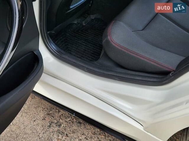 Белый БМВ 3 Серия, объемом двигателя 2 л и пробегом 120 тыс. км за 19999 $, фото 40 на Automoto.ua