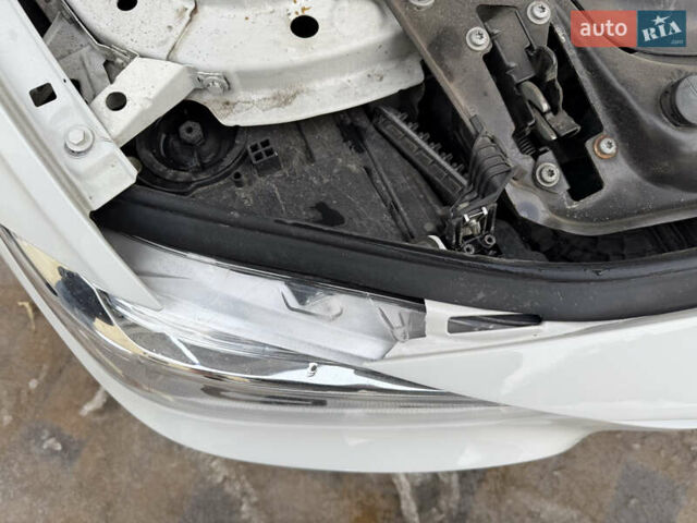 Білий БМВ 3 Серія, об'ємом двигуна 2 л та пробігом 156 тис. км за 17500 $, фото 43 на Automoto.ua