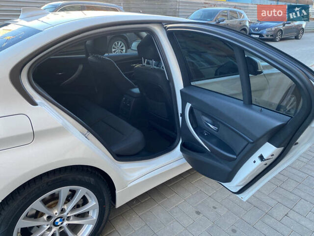 Белый БМВ 3 Серия, объемом двигателя 2 л и пробегом 94 тыс. км за 17600 $, фото 21 на Automoto.ua