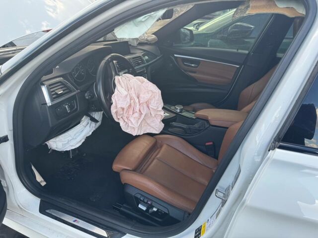 Белый БМВ 3 Серия, объемом двигателя 3 л и пробегом 134 тыс. км за 17300 $, фото 12 на Automoto.ua