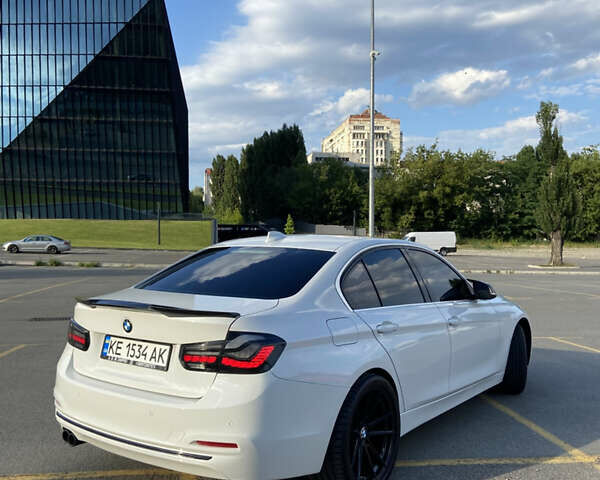 Белый БМВ 3 Серия, объемом двигателя 2 л и пробегом 116 тыс. км за 19000 $, фото 2 на Automoto.ua