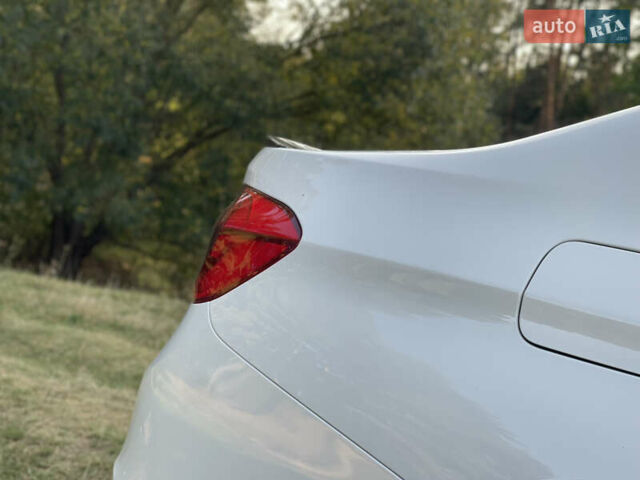 Білий БМВ 3 Серія, об'ємом двигуна 2 л та пробігом 170 тис. км за 14000 $, фото 2 на Automoto.ua