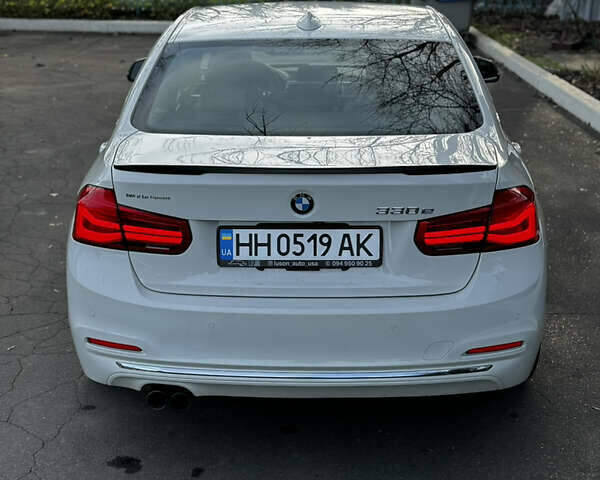 Білий БМВ 3 Серія, об'ємом двигуна 2 л та пробігом 99 тис. км за 17800 $, фото 4 на Automoto.ua