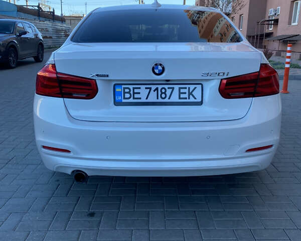 Белый БМВ 3 Серия, объемом двигателя 2 л и пробегом 94 тыс. км за 17600 $, фото 3 на Automoto.ua