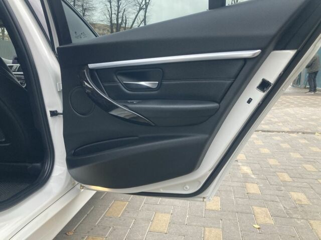 Белый БМВ 3 Серия, объемом двигателя 2 л и пробегом 188 тыс. км за 17000 $, фото 20 на Automoto.ua