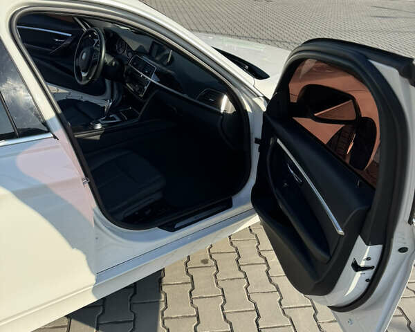 Білий БМВ 3 Серія, об'ємом двигуна 2 л та пробігом 191 тис. км за 16700 $, фото 19 на Automoto.ua