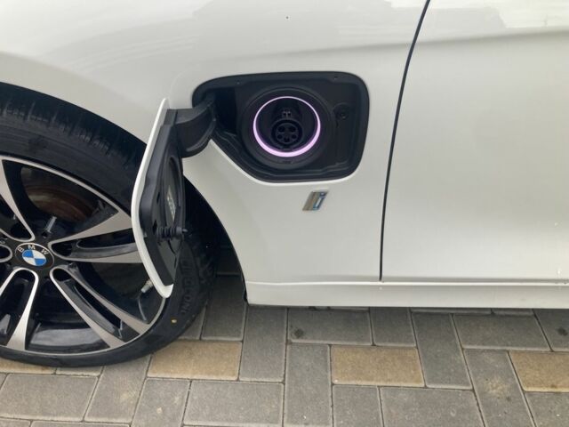 Белый БМВ 3 Серия, объемом двигателя 2 л и пробегом 188 тыс. км за 17000 $, фото 13 на Automoto.ua