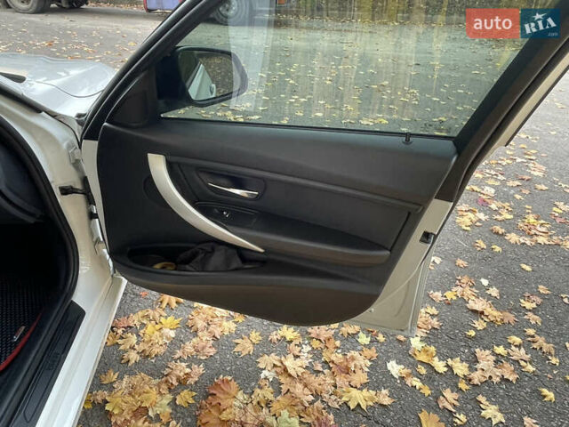 Белый БМВ 3 Серия, объемом двигателя 2 л и пробегом 97 тыс. км за 15500 $, фото 17 на Automoto.ua