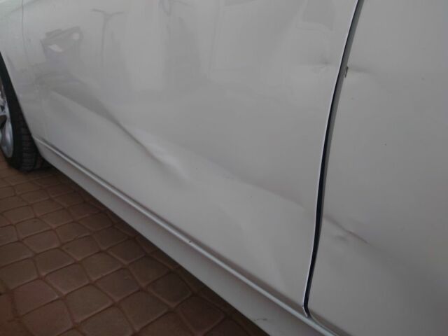 Белый БМВ 3 Серия, объемом двигателя 2 л и пробегом 144 тыс. км за 18200 $, фото 5 на Automoto.ua